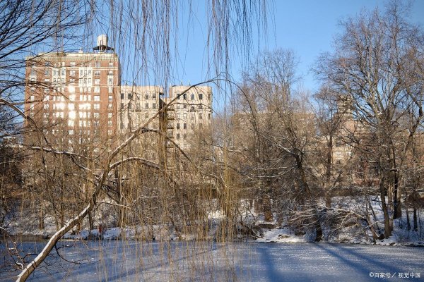 全国前10大配资平台 疯狂关税战背后，美国正陷入一个无解的死循环